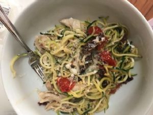 Zucchini Noodles with Chicken and Sun-Dried Tomatoes