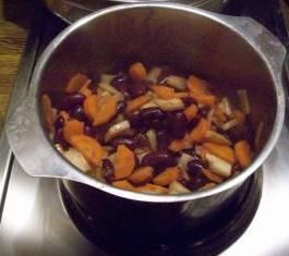 Sweet potatoes with carrots and kidney beans