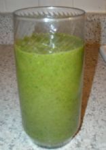 Green Smoothie: Spinach, Banana, & Strawberry
