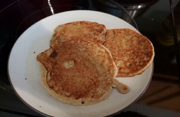 Banana Oatmeal Pancakes