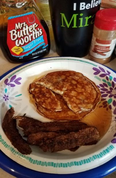 3 ingredient banana bread pancakes