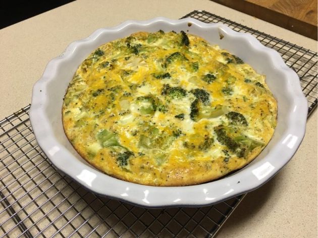 Crustless Broccoli and Cheese Quiche 