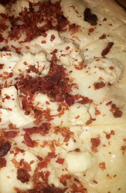 Chicken bacon ranch pizza