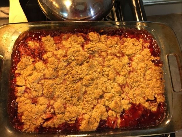 Strawberry rhubarb crisp