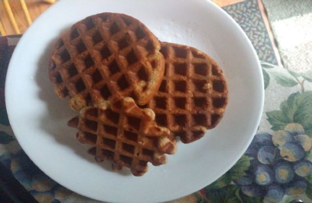 Almond oat waffles