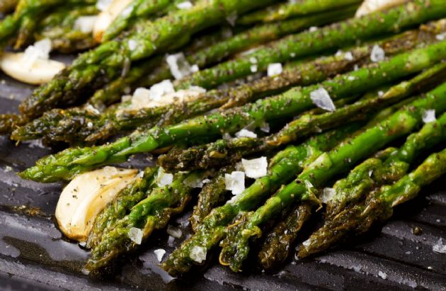 Asparagus Grilled With Garlic Rosemary And Lemon Recipe
