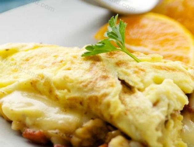 Bacon & Cheese Picante Omelette