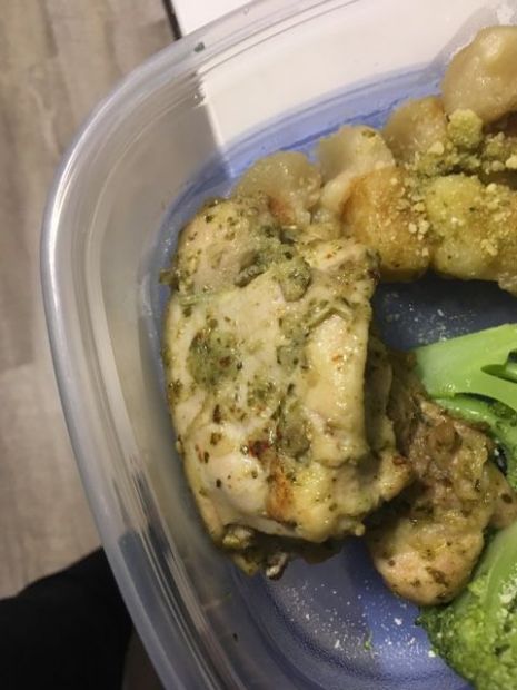 Baked pesto chicken thighs 