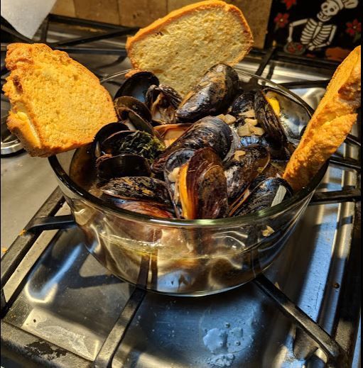 Beer Steamed Black Mussels-Instant Pot