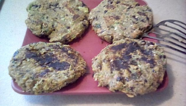 Black Bean & Juicing Pulp Burgers