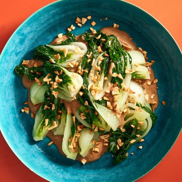 Bok Choy With Brown Sauce and Crispy Garlic