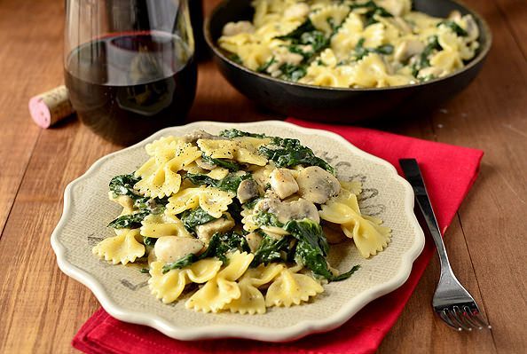 Chicken, Mushrooms & Spinach Alfredo 