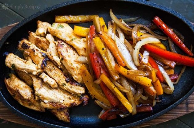 Chicken-Peppers- & Onion Fajitas