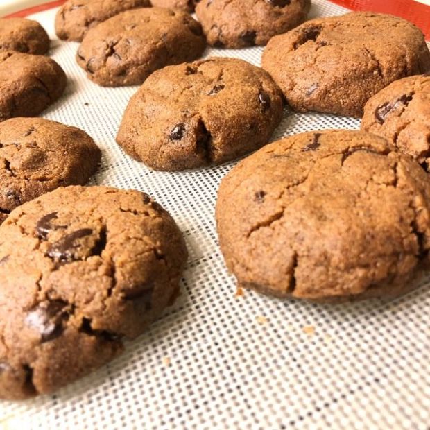 Chocolate Chip Almond Butter Cookies