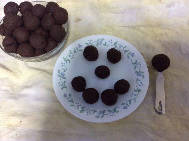 Chocolate Cookie Balls