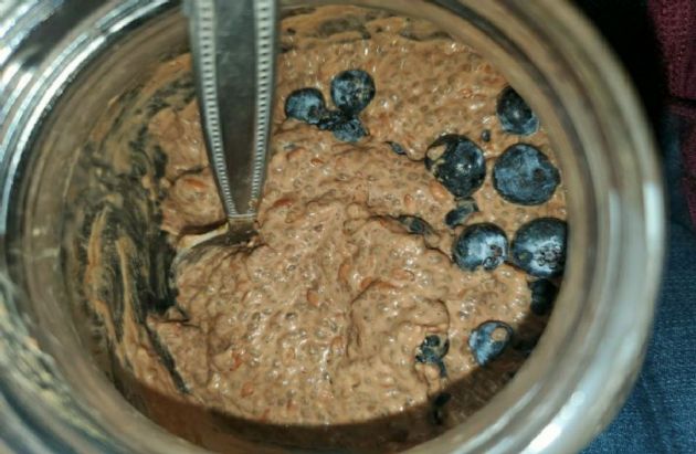 Chocolate peanutbutter chia pudding