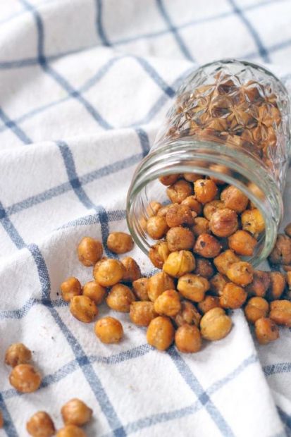 Crispy Spicy Roasted Chickpeas