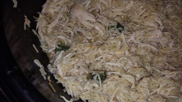 SUPER EASY Crockpot Chicken & Broccoli Rice