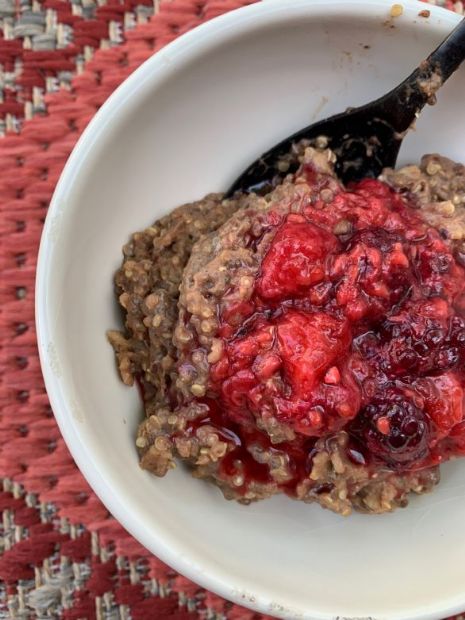 PROTEIN PACKED: Dark Chocolate & Banana Oats, Quinoa, & Chia Porridge 