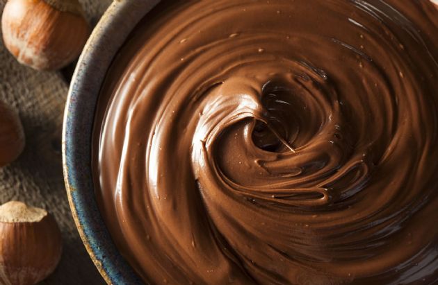Easy Homemade 'Nutella' (Chocolate Nut Butter) 