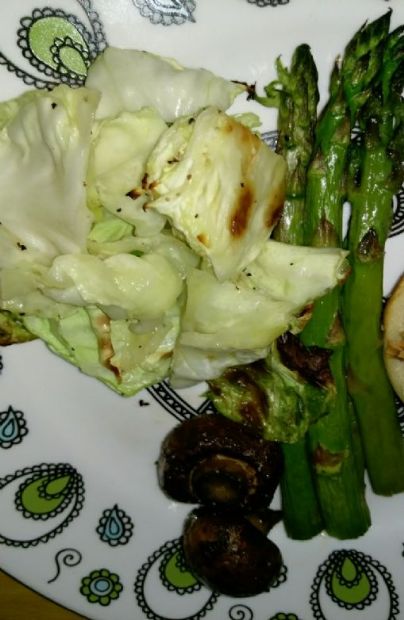 Easy roasted cabbage, mushrooms and asparagus