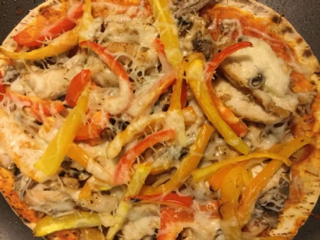 Flatout Chicken Supreme Pizza