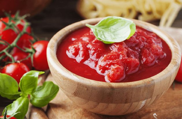 Fresh No-Cook Tomato Sauce