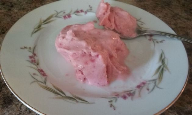 Fresh Strawberry Ice Cream