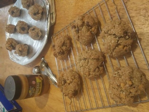 Gluten free Almost Vegan Power Cookies (Oatmeal Dark Chocolate Peanut butter Scotchies)