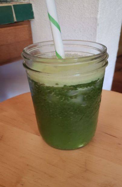 Green juice with chia seed