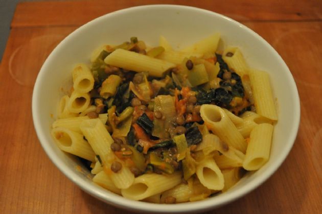 Kale, leek and roasted tomato lentil sauce