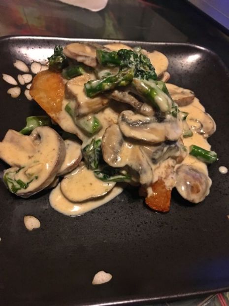 Low Carb Creamy Mushroom Chicken