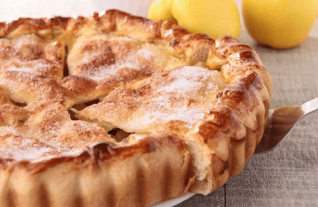 Easy Healthy Low Fat No Sugar Apple Pie DIY l Homemade Recipes //homemaderecipes.com/course/desserts/14-homemade-apple-pie-recipes 