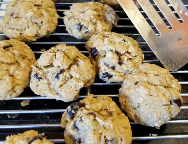 Oatmeal Craisin Cookies