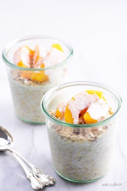 Peaches and Cream Overnight Oatmeal