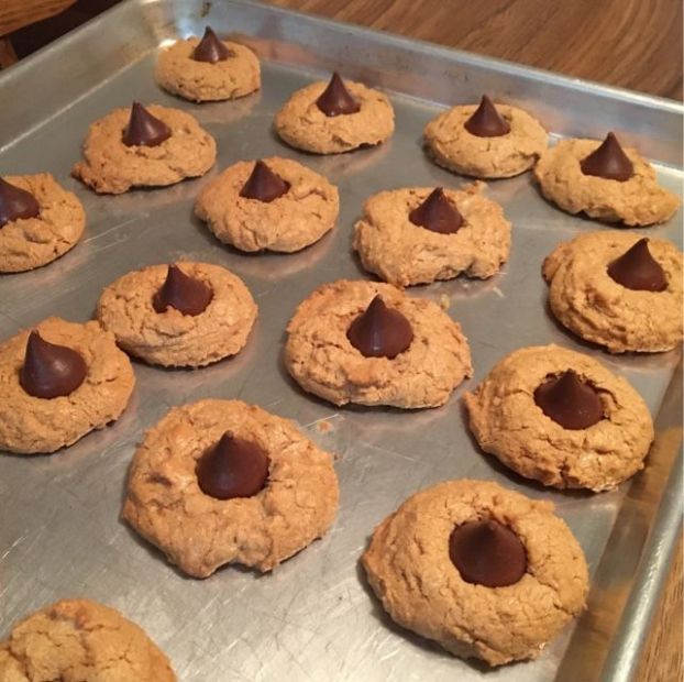 Peanut butter kiss cookies gluten free