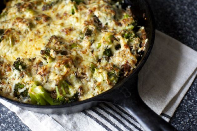 Poultry: Quick and Easy Cheesy Chicken Broccoli and Rice Casserole