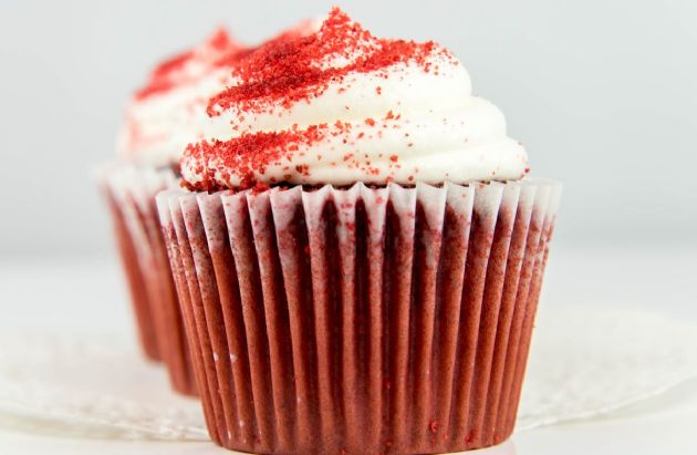 Red Velvet Cupcakes w/Cream Cheese Frosting