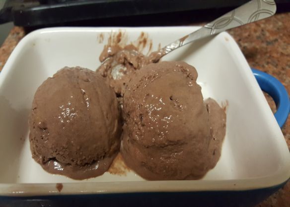 Scoopable Chocolate Keto Ice Cream (Pudding Style)