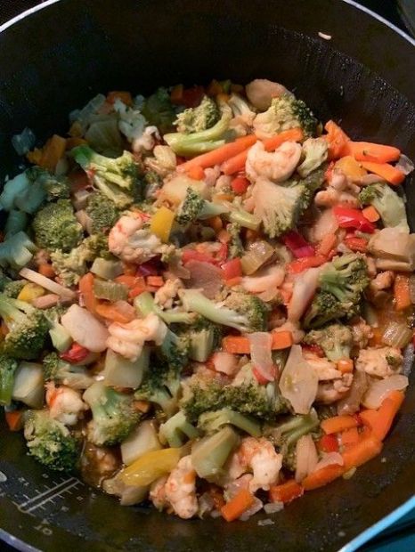 Shrimp stir-fry with quinoa and brown rice