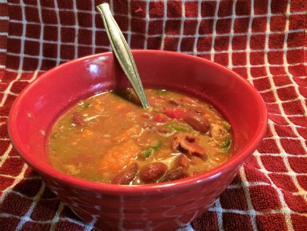 Slow Cooker Bean and Bacon Soup