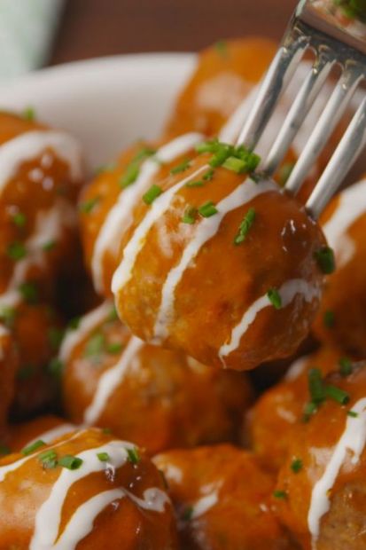 Slow-Cooker Buffalo Chicken Meatballs