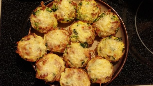 Spaghetti Squash, Bacon & Broccoli Egg Cups