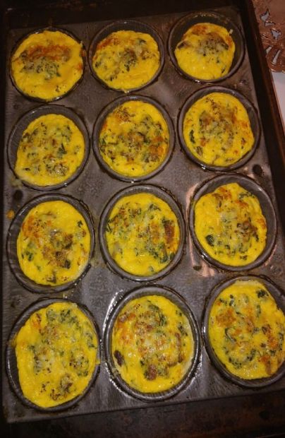 Spinach, Mushroom & Sun Dried Tomato Frittata Muffin Cups