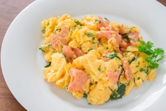 Spinach LEM (lox, eggs, mushrooms)