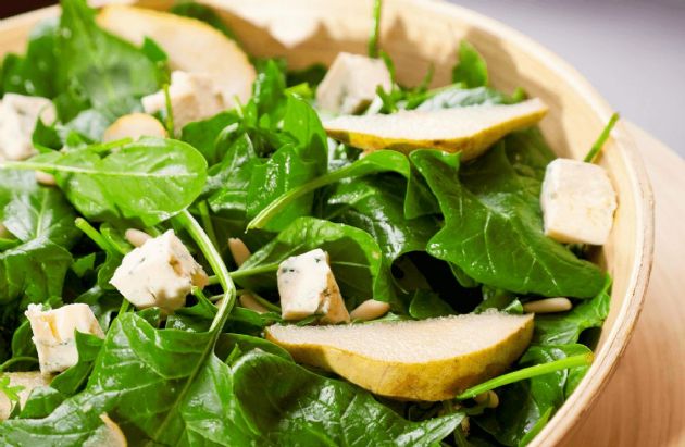 Spinach and Pear Salad with Dijon Vinaigrette 