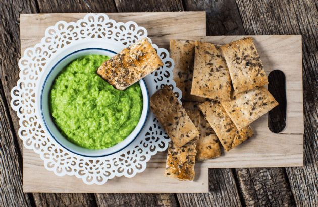 Mean Green Hummus