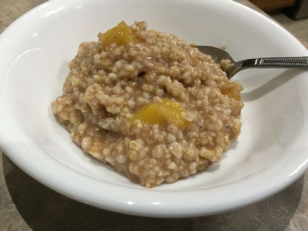 Steel Cut Oats with Peaches by Lulutym