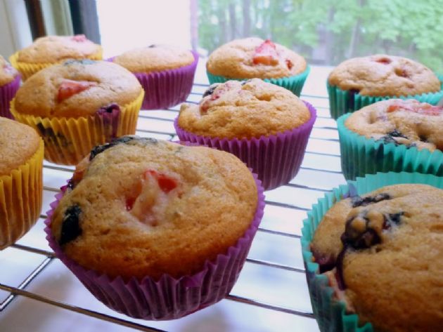 Strawberry Blueberry Yogurt Muffins