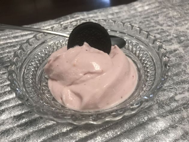 Strawberry Frozen Yogurt By Tamera 133 Calories!